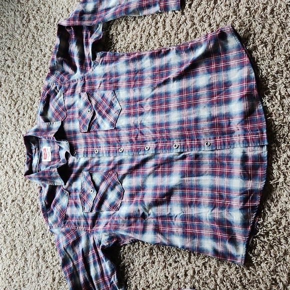 Wrangler Men's Plaid Button-Up Shirt Size Large - Picture 9 of 9